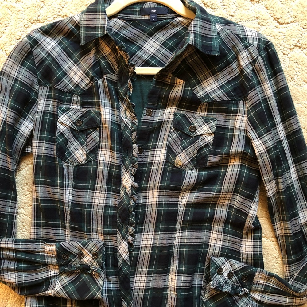 Women’s Plaid Button Down Shirt